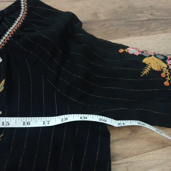 Johnny Was Clancy Black Tunic with Multicolor Floral Embroidery - Picture 5 of 6